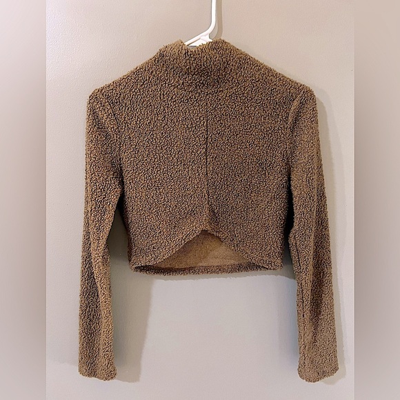 HYFVE new with tags textured crop sweater size large long sleeve high neck - Picture 1 of 4